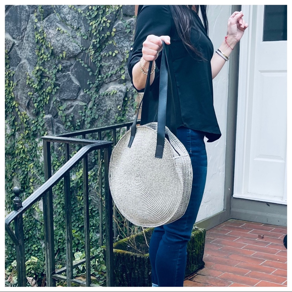 Boho Chic round straw handbag - Picture 7 of 9